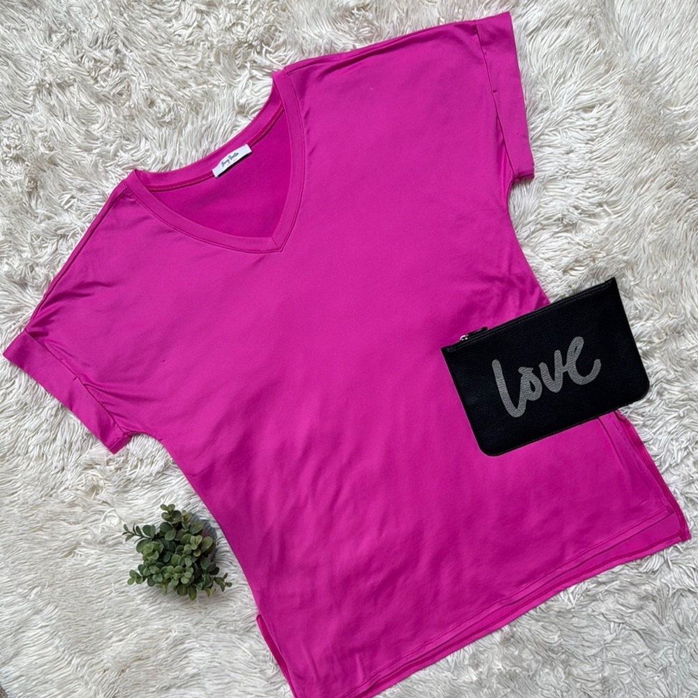 Jenny Boston V-Neck Short Sleeve Tee 💗 Pink